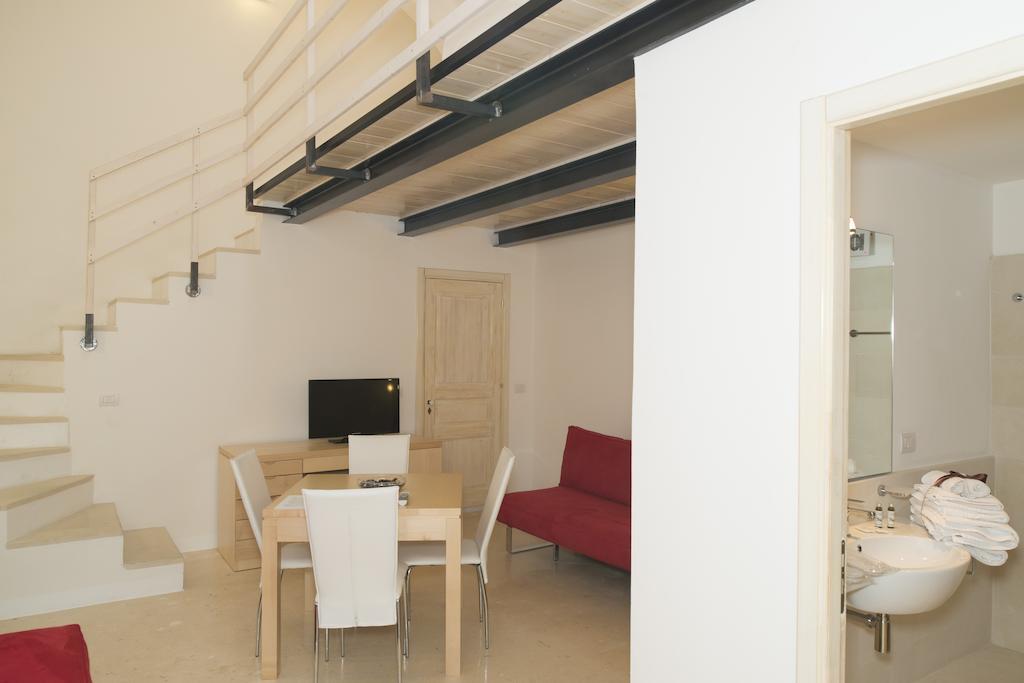 Relais Carlo V - Palazzo Storico Bed & Breakfast Gallipoli Bilik gambar