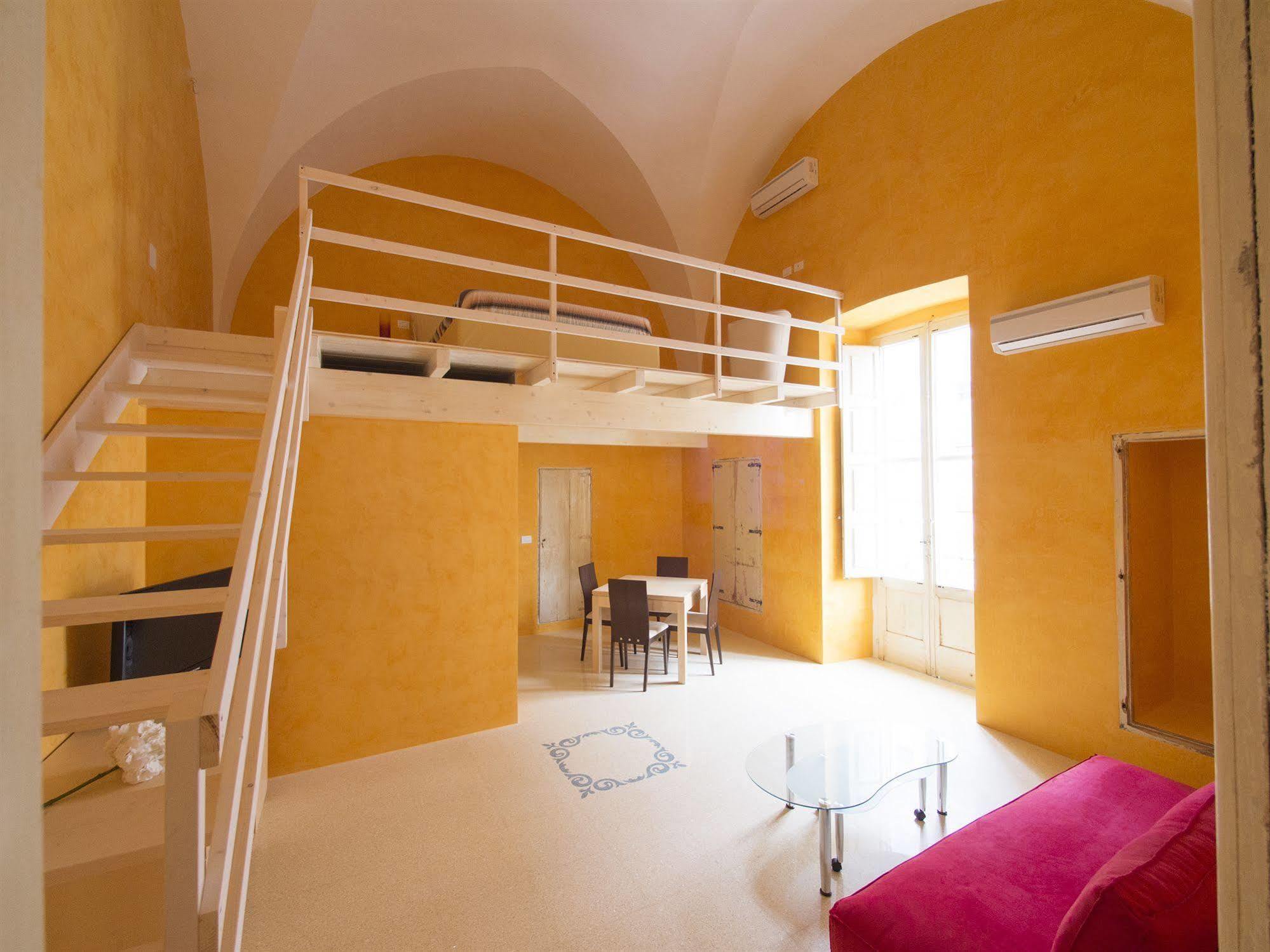 Relais Carlo V - Palazzo Storico Bed & Breakfast Gallipoli Luaran gambar