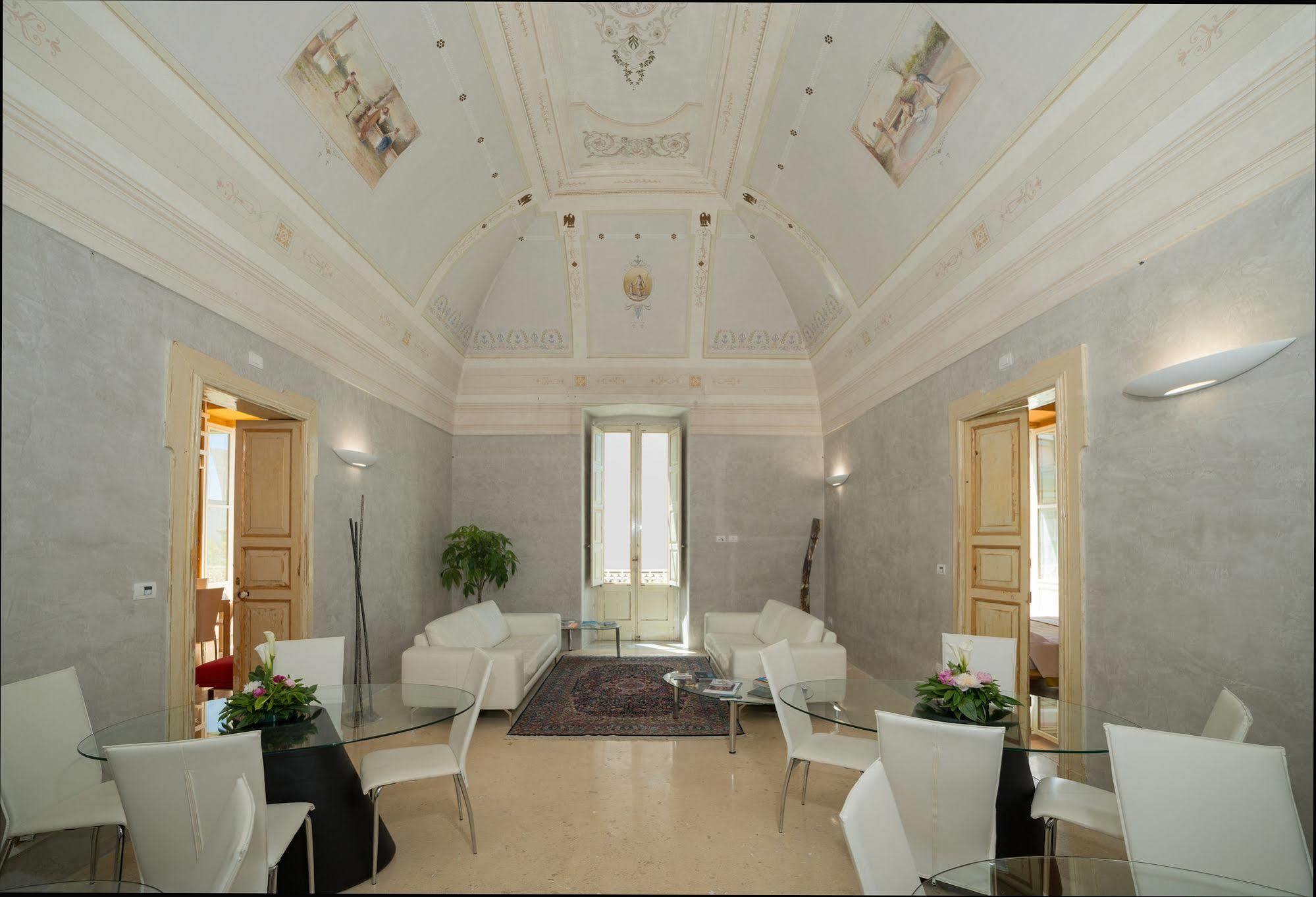 Relais Carlo V - Palazzo Storico Bed & Breakfast Gallipoli Luaran gambar