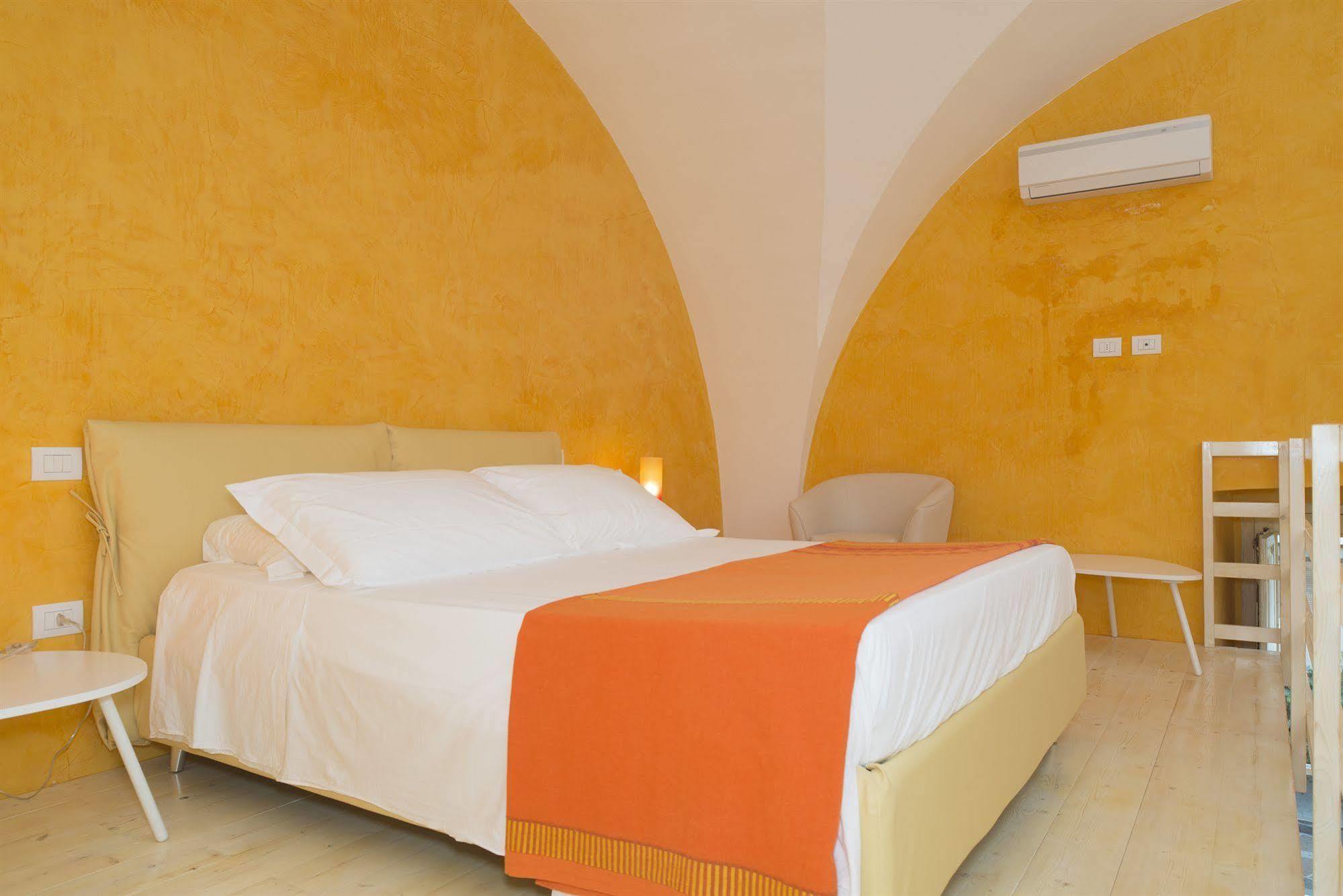 Relais Carlo V - Palazzo Storico Bed & Breakfast Gallipoli Luaran gambar