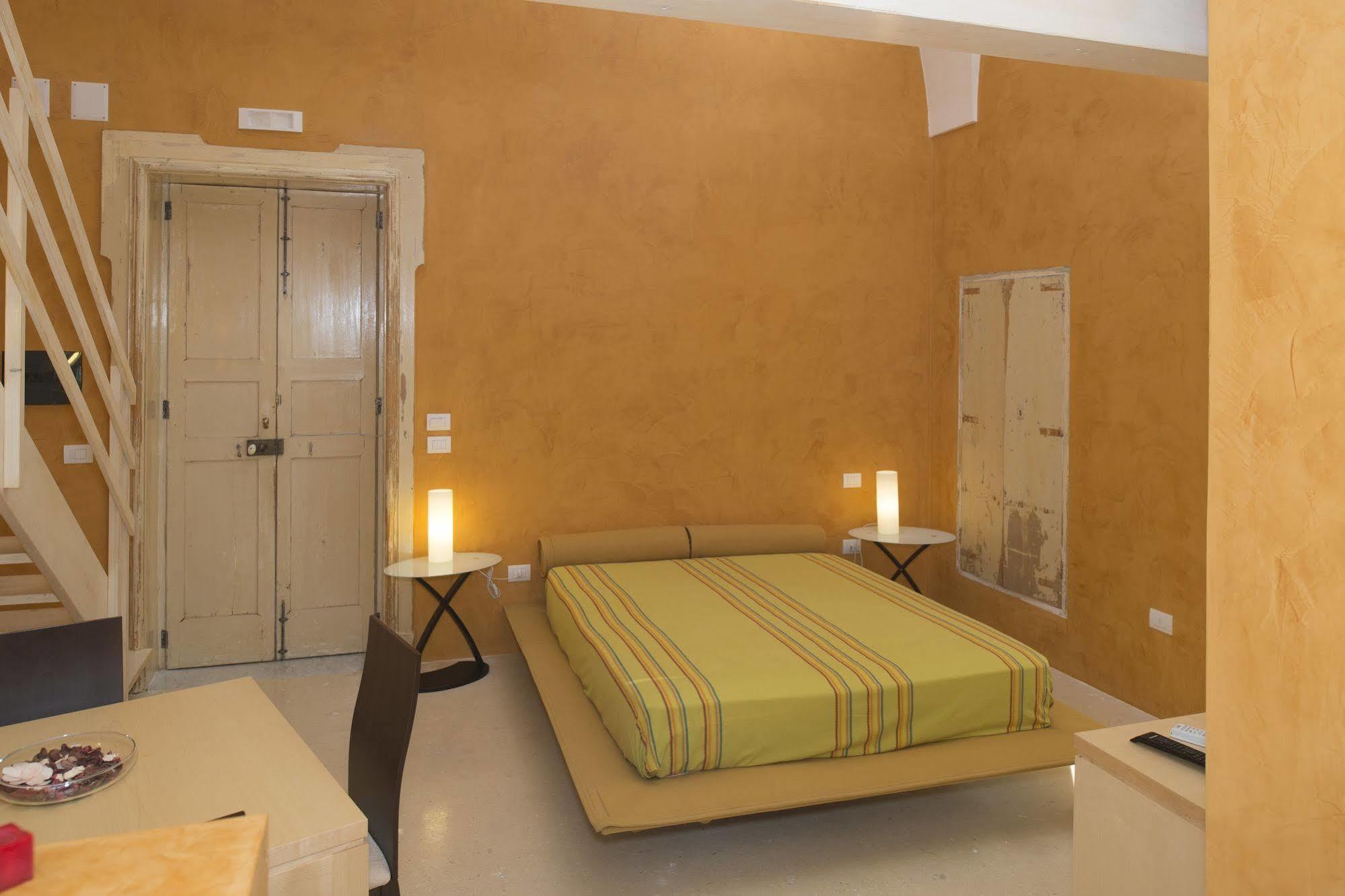 Relais Carlo V - Palazzo Storico Bed & Breakfast Gallipoli Luaran gambar